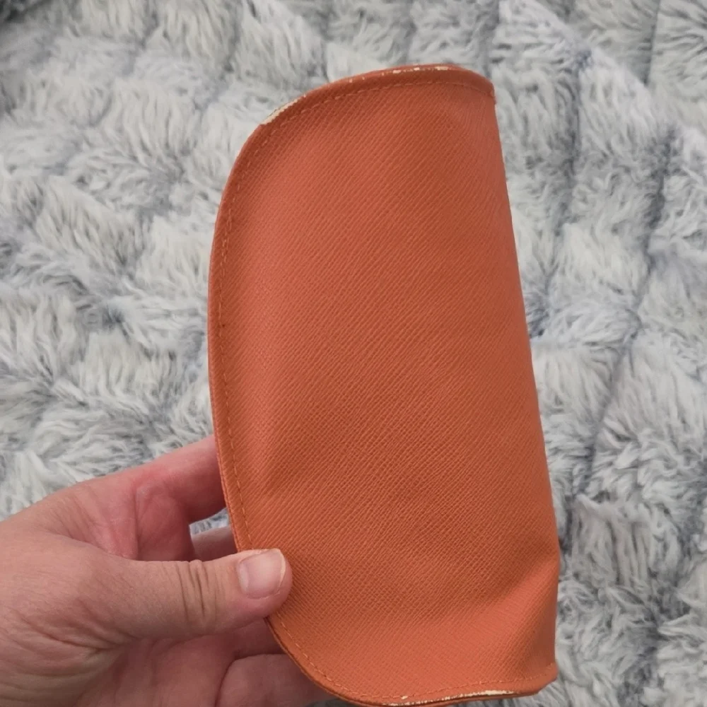 Tory Burch Burgundy Sunglasses with Case - Picture 14 of 15